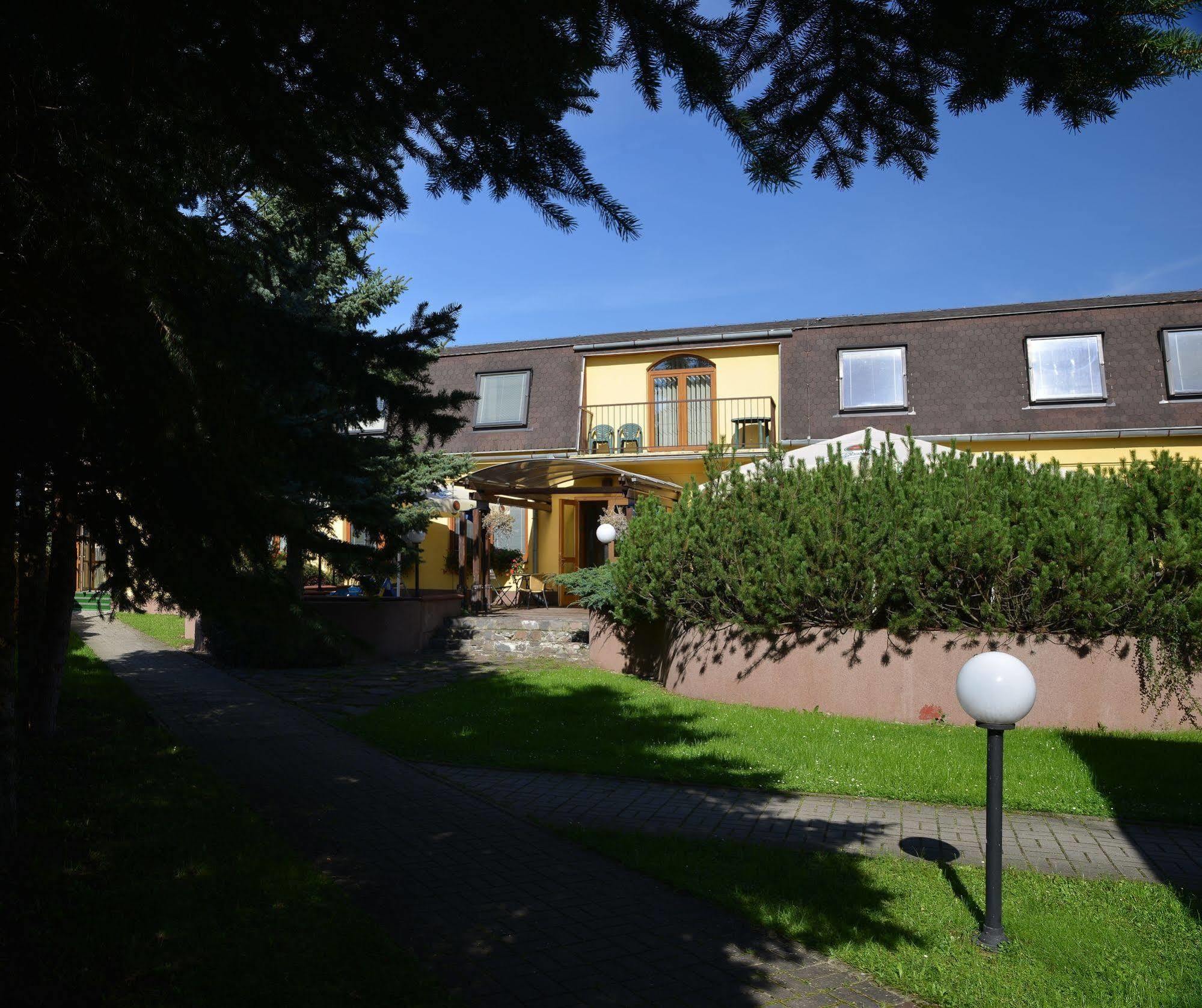 Penzion Agrothermal Bešeňová Eksteriør billede
