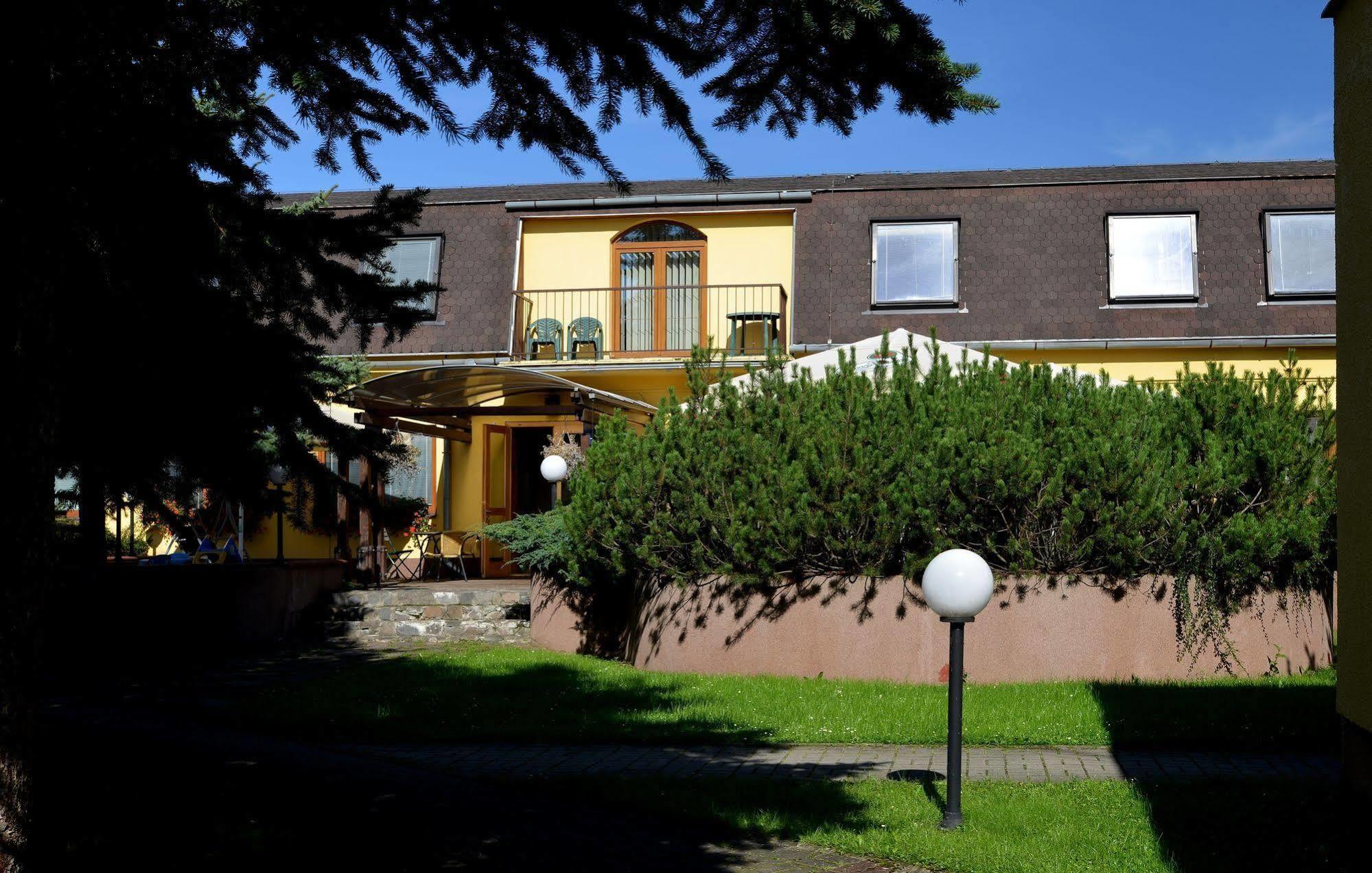 Penzion Agrothermal Bešeňová Eksteriør billede